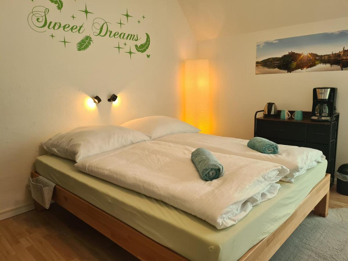 Lichtdurchflutetes Zimmer - Kaeppele Waldbuttelbrunn Kültér fotó